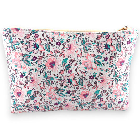 Bunte Baumwolltasche mit Blumenmuster in Rosa, Blau und Braun. Reißverschluss oben. Zarte, florale Optik für Damen.