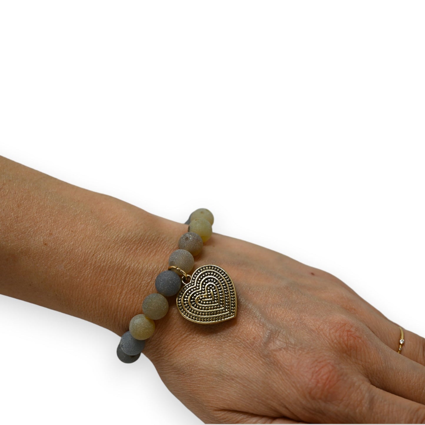 Armband Stein-Nuancen von Beige und Grau, Charm Medaillon Herz Goldfarben