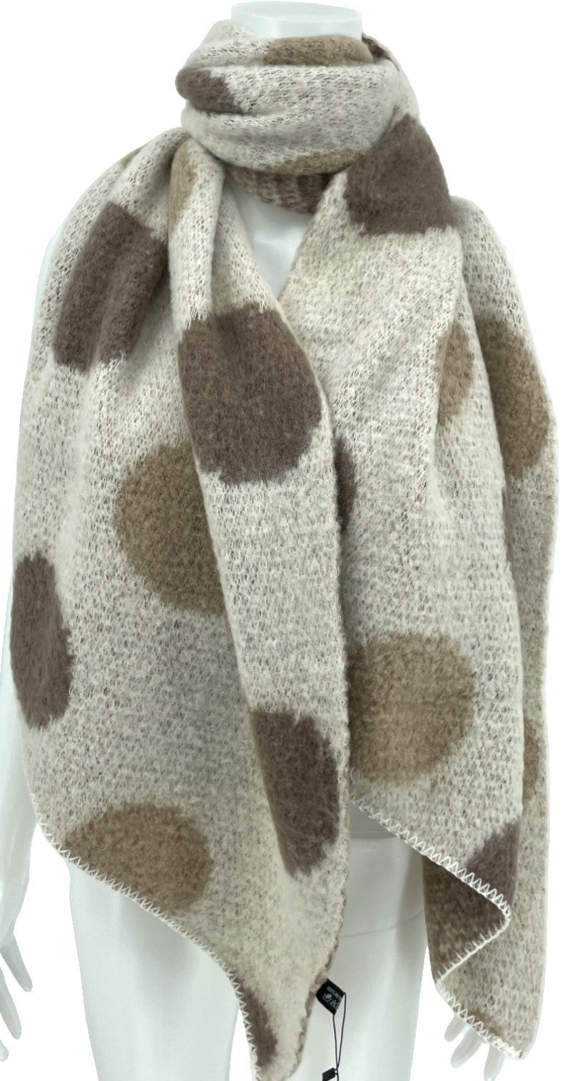 Asymmetrischer beiger Schal mit Punkten