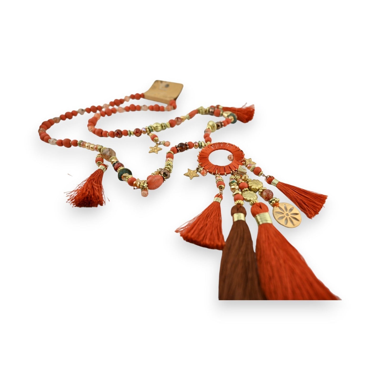 Boho-chic lange Halskette mit roten Perlen, goldenen Anhängern und Quasten in Ziegelrot und Braun