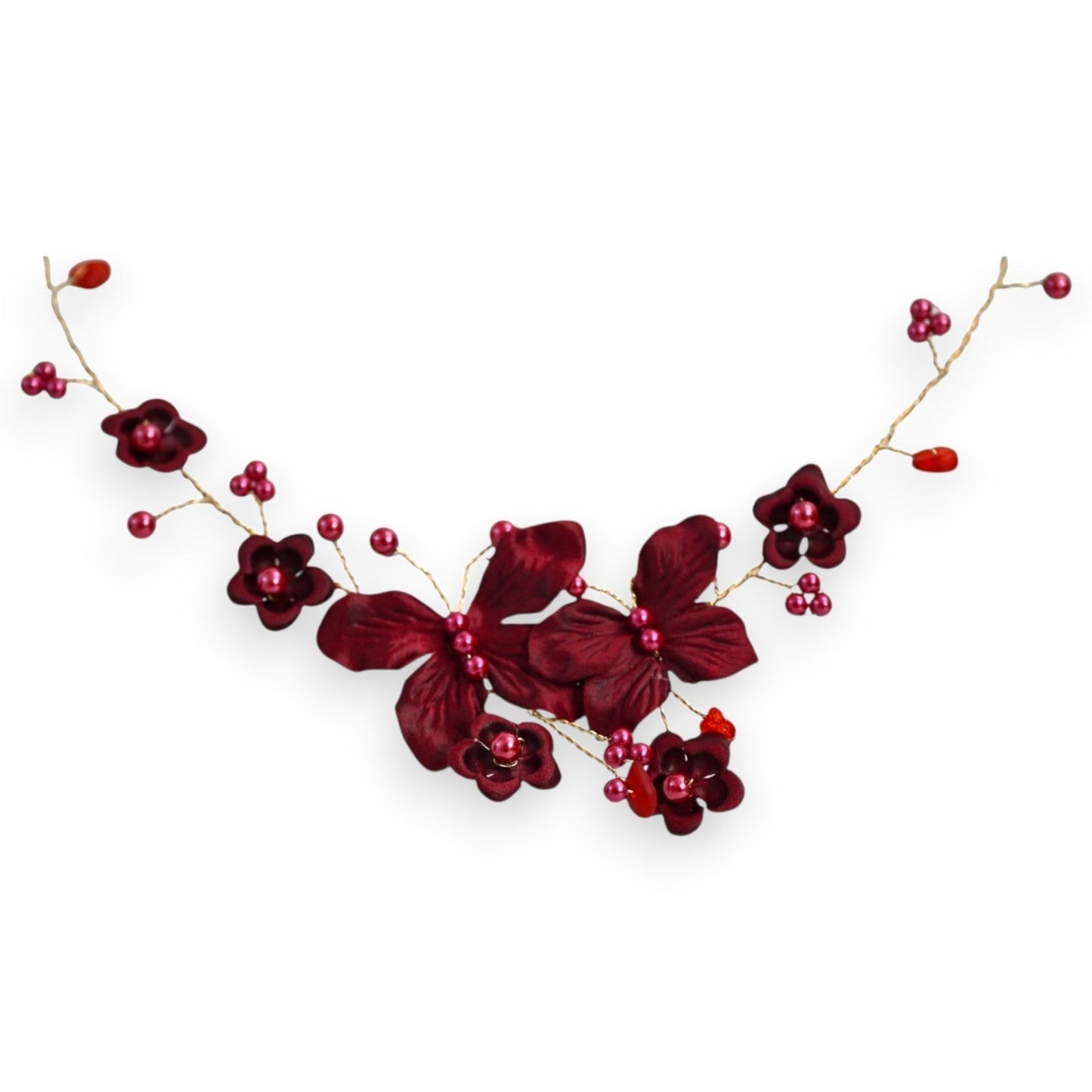 Elegante bordeauxrote Blumen-Halskette mit Schmetterlingen, Perlen und Blüten auf goldenem Draht für Brautschmuck