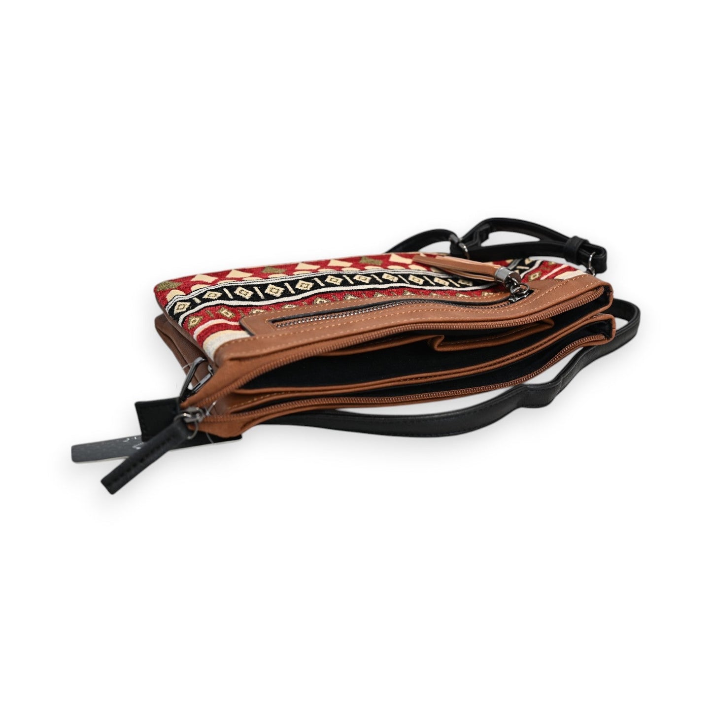 Ethnische Umhängetasche mit rotem Muster, braunem Leder und schwarzem Riemen, seitliche Ansicht, geöffnet