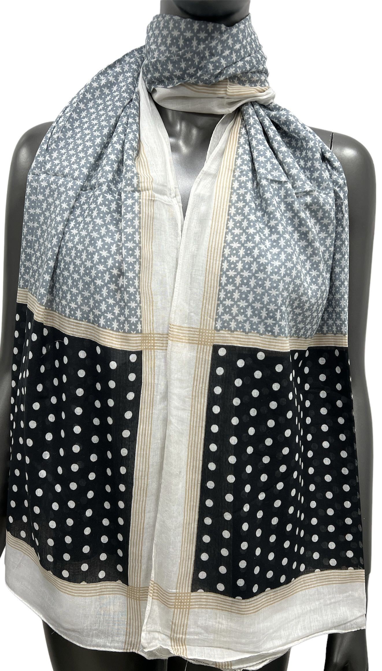 Ethnisches Tuch mit Punkten und Sternen in grau und schwarz