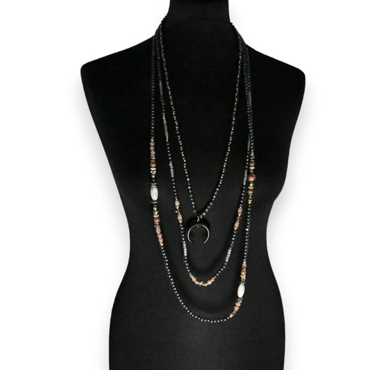 Fantasie-Halskette mit grauen Schattierungen, 3 Reihen Perlen