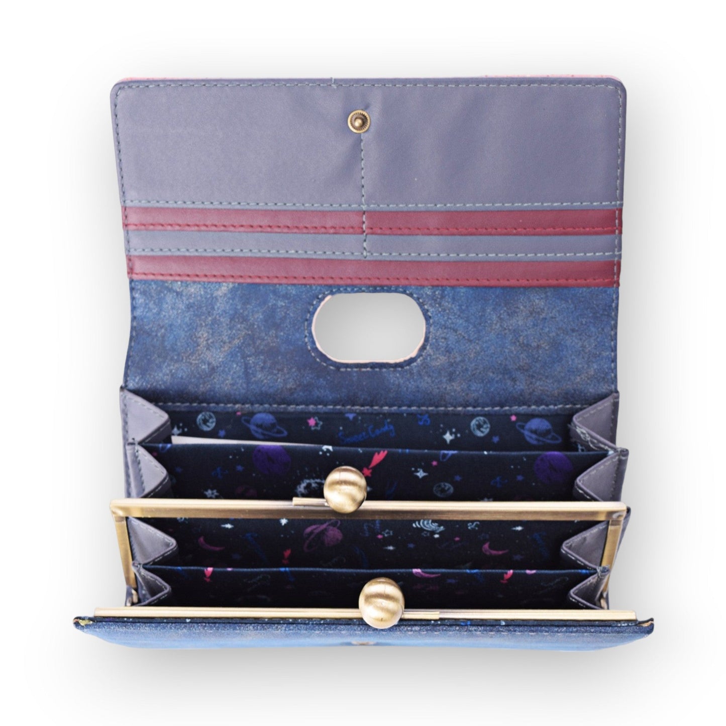 Blau-rosa Geldbörse mit Weltraum-Innenmuster, Kartenfächern, Münzfach und Druckknopfverschluss, geöffnet präsentiert