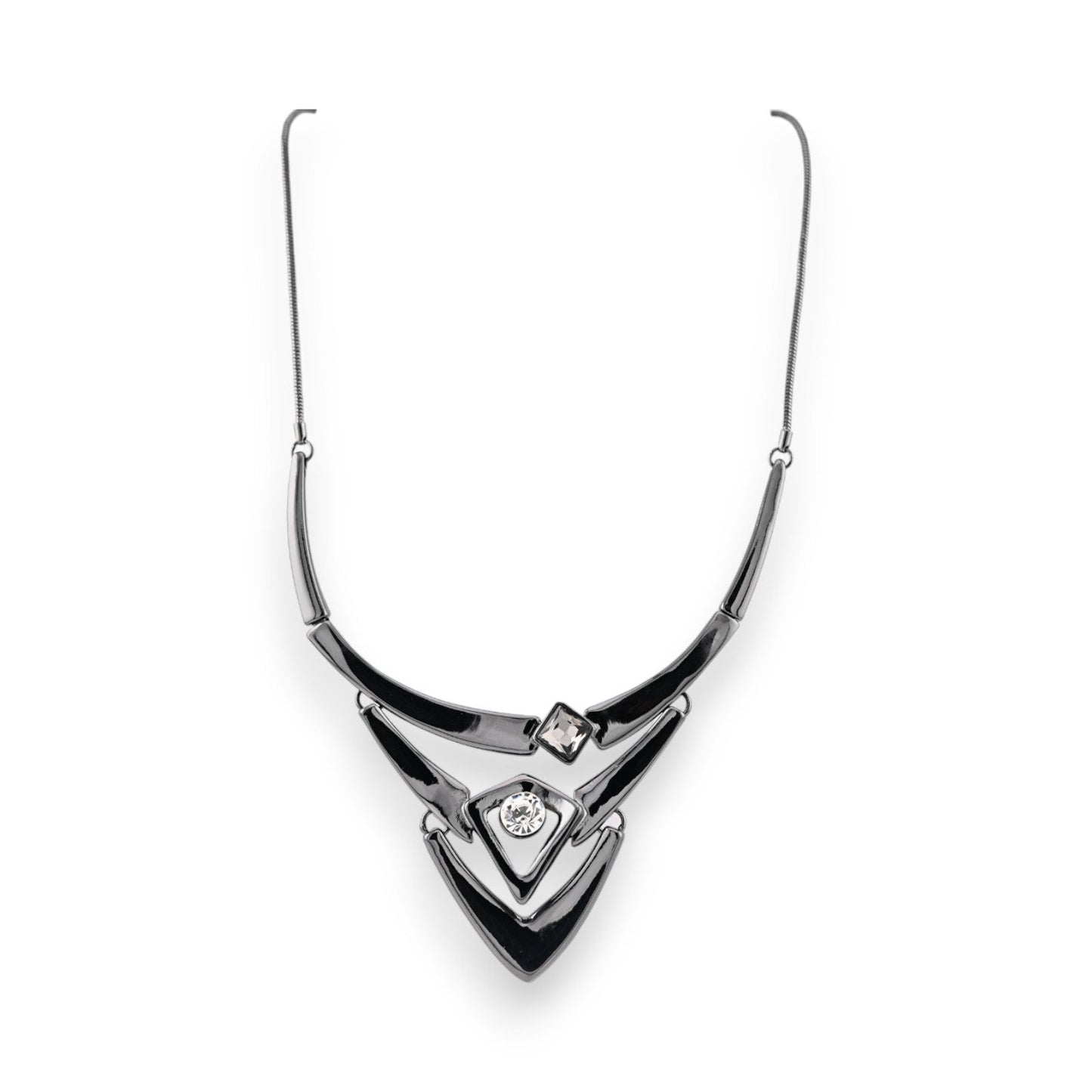 Elegante geometrische Halskette mit silbernem Anhänger und Kristallen, modernes Design in V-Form