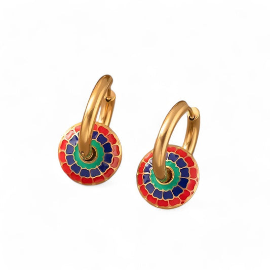 Vergoldete Stahlohrringe mit buntem Mosaik-Medaillon in Rot, Blau und Grün, kreisförmiges Design, eleganter Schmuck