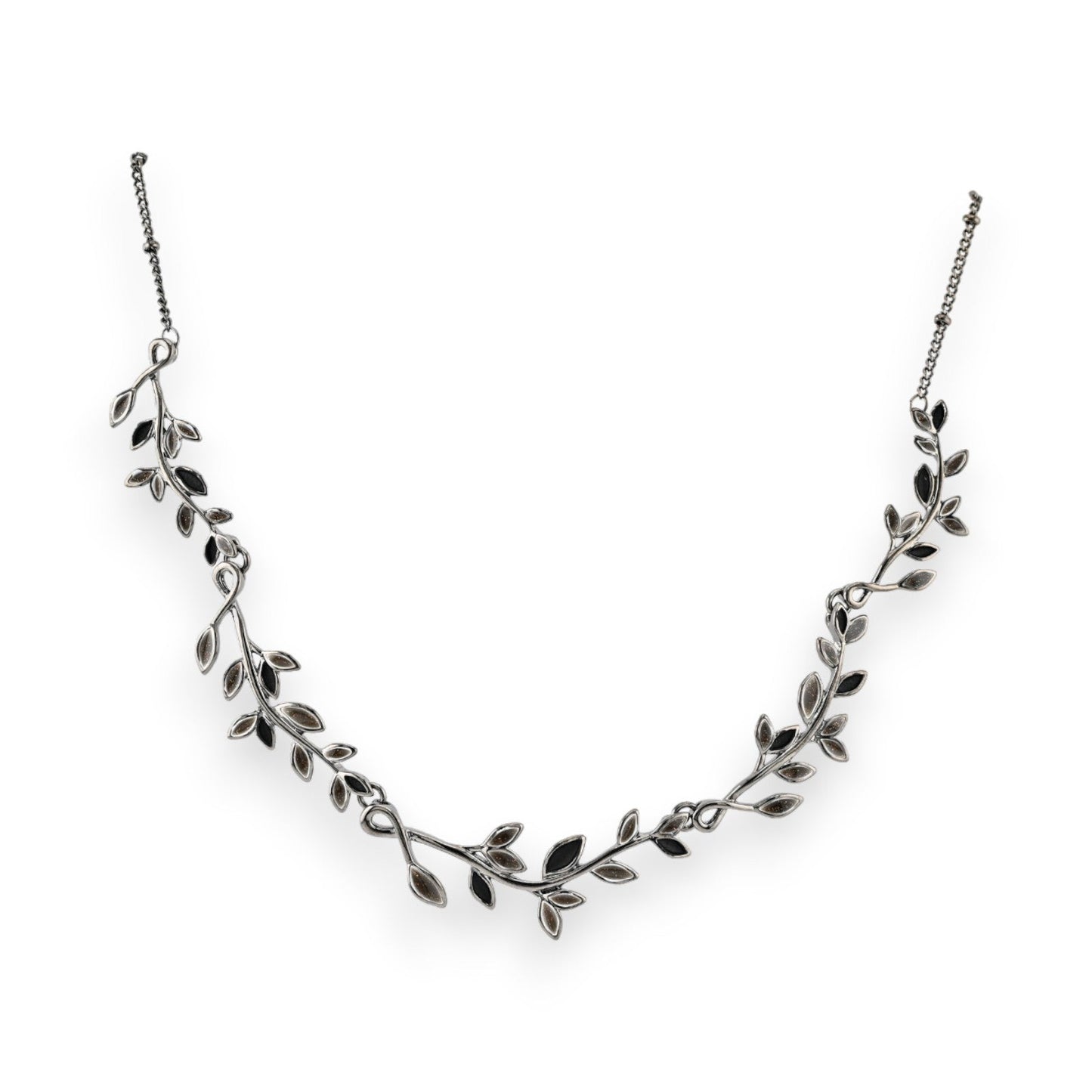 Elegante Silber-Halskette mit grauen und schwarzen Blättern, filigranes Design, botanisches Motiv, Modeschmuck