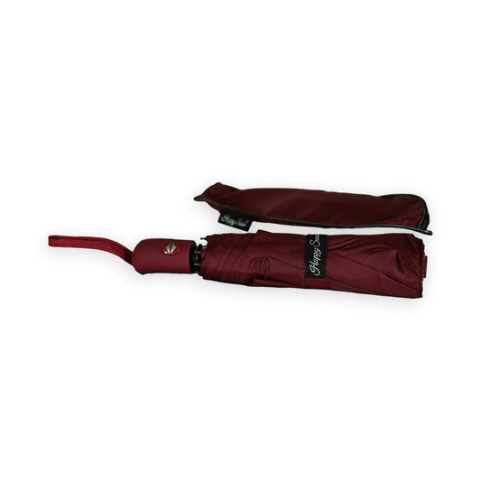 Bordeauxroter halbautomatischer Faltregenschirm mit Schutzhülle, kompakt zusammengefaltet auf weißem Hintergrund