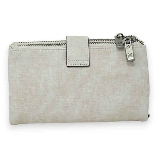 Hellgraue Geldbörse mit Reißverschluss und Schnalle, Markenanhänger mit M-Symbol, elegantes Design für Damen