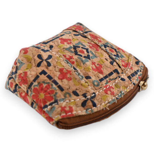 Kleines Portemonnaie aus Kork mit buntem Blumen-Mosaik-Muster, Reißverschluss und kompakter Form