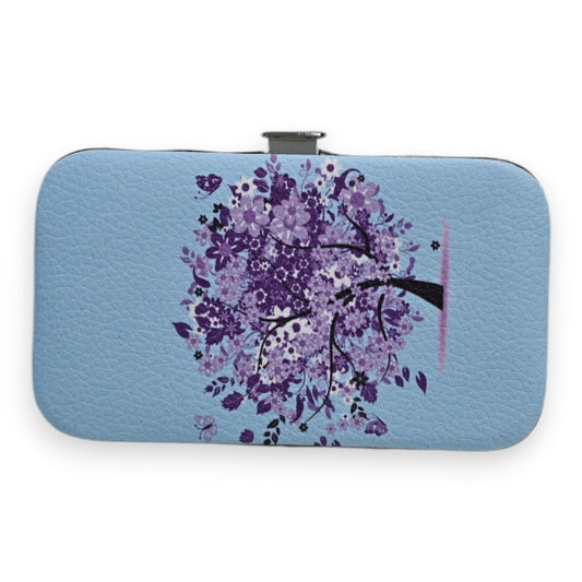 Kompaktes Maniküre-Set mit lila Blumenmuster auf hellblauem Leder, Reise-Etui mit Druckknopfverschluss