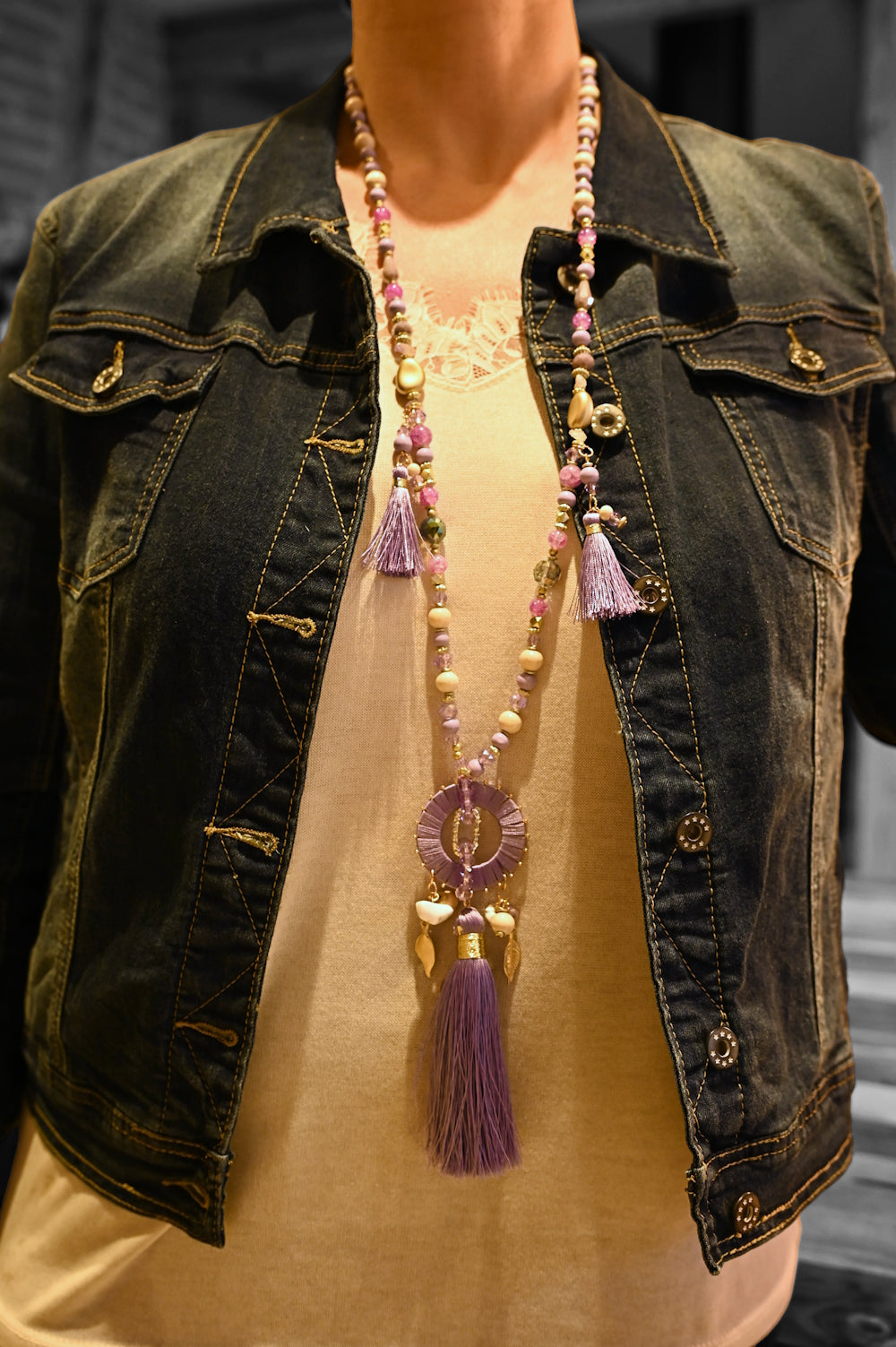 Lange Halskette Phantasie Lilas Medaillon Rund Quaste