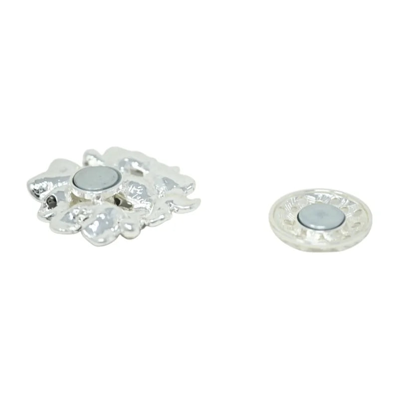 Graue und schwarze magnetische Blumenbrosche, Blumenmuster aus Metall mit magnetischem Zentrum