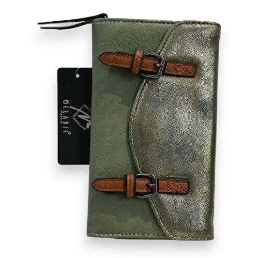 Mandelgrüne Doppelseitige Geldbörse mit silbernem Glanz und braunen Lederschnallen, Marke Melanie Paris, Produktetikett si...