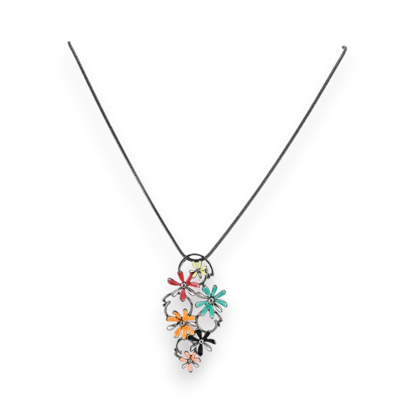 Silberne Halskette mit buntem Blumenanhänger aus Metall, mehrfarbige Blüten in Rot, Türkis, Orange und Schwarz