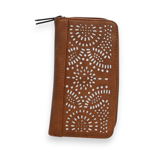 Braune Leder-Geldbörse mit floralem Durchbruchmuster, Reißverschluss, elegantes Design, Marke Melanie Paris