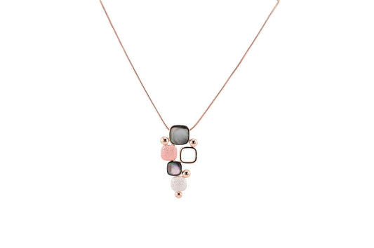 Elegante Halskette mit geometrischem Anhänger, Perlmutt-Elemente, rosa und weiße Akzente, rosévergoldete Kette