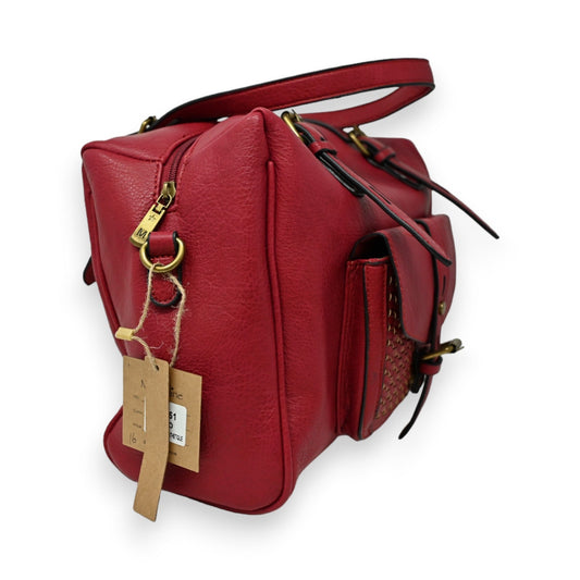 Rote Lederhandtasche mit goldenen Details, Reißverschluss und Preisschild. Elegantes Design mit strukturierter Oberfläche.