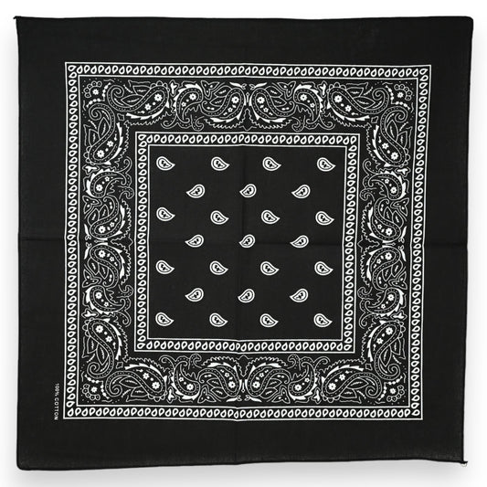 Schwarzes Bandana mit weißem Paisleymuster, klassisches Design mit detaillierter Bordüre und kleinen Paisley-Motiven im Ze...