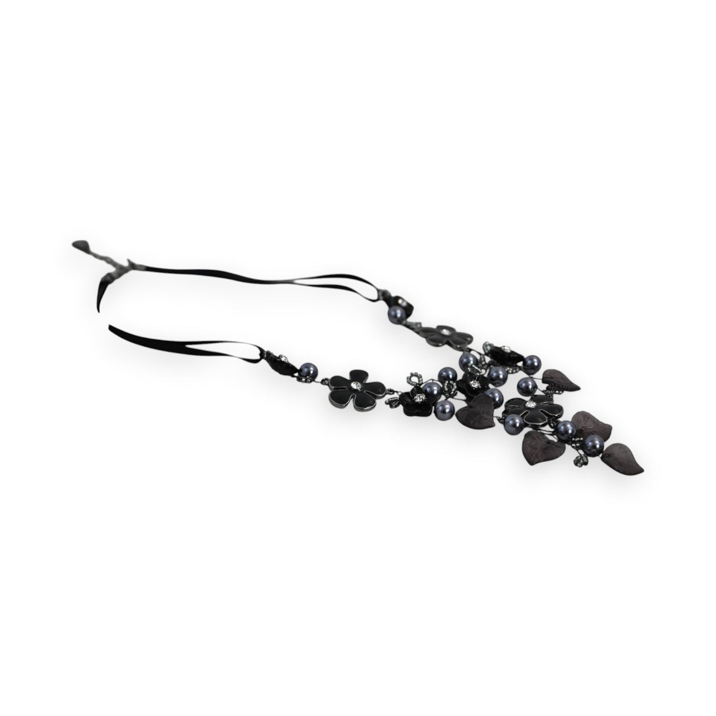 Elegante schwarze Blumen-Halskette mit Perlen und Blättern an Satinband, Ikita Eleganz Schmuck Accessoire