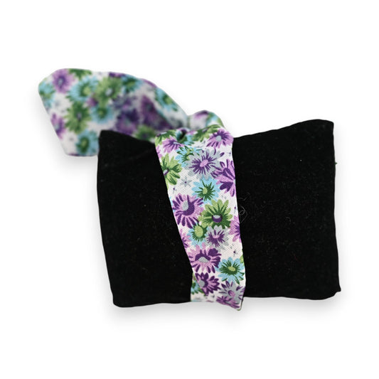 Schwarze Uhr mit floralem Stoffarmband in Lila, Grün und Blau, Blumenmuster, elegantes Accessoire