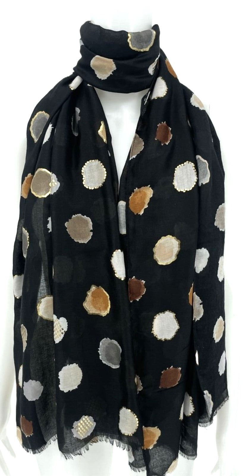 Elegantes Tuch mit Punkten in Ton-in-Ton