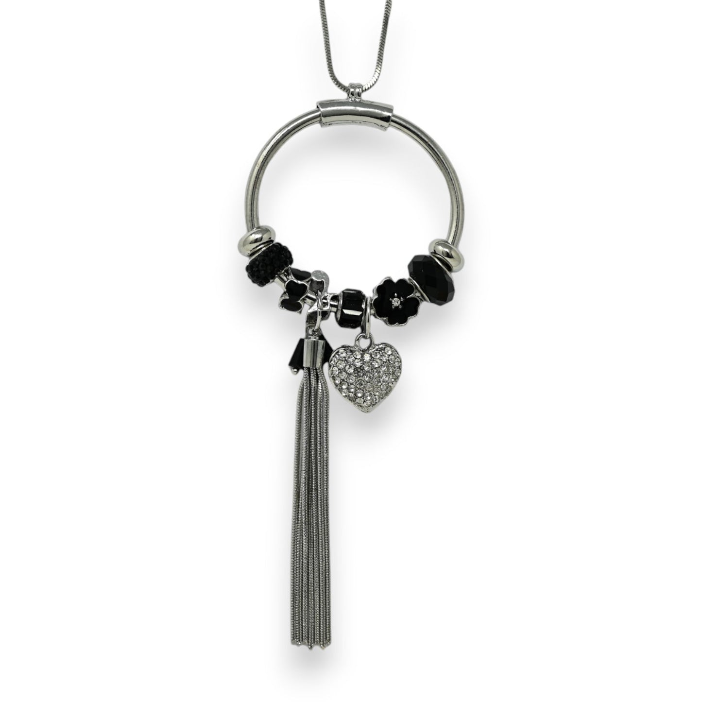 Lange silberne Halskette mit Ringanhänger, schwarzen Perlen, Herz-Charm und Quaste, eleganter Modeschmuck