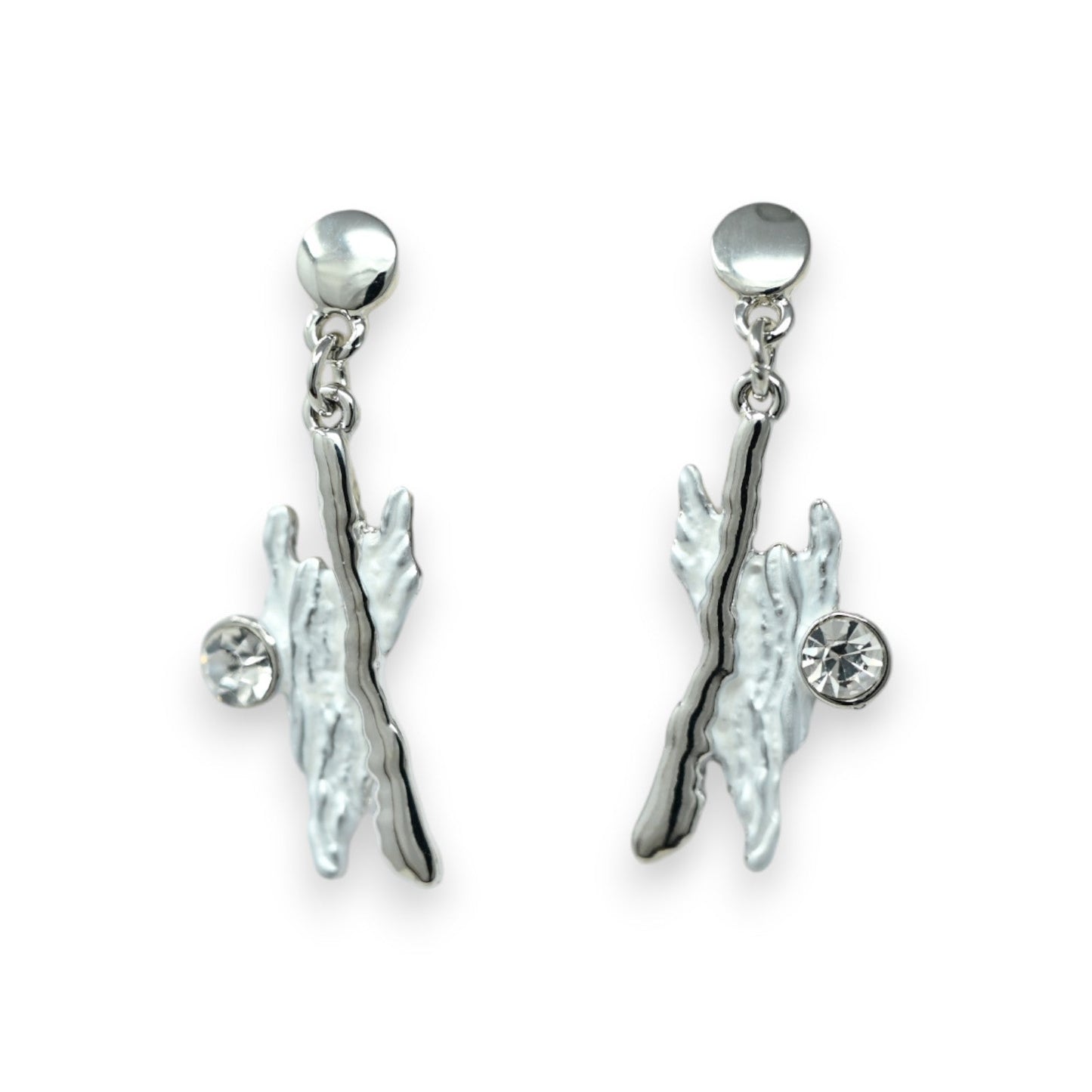 Silberne Ohrringe mit abstrakten Flügelformen und kleinen Kristallen, elegantes Design für modischen Schmuck