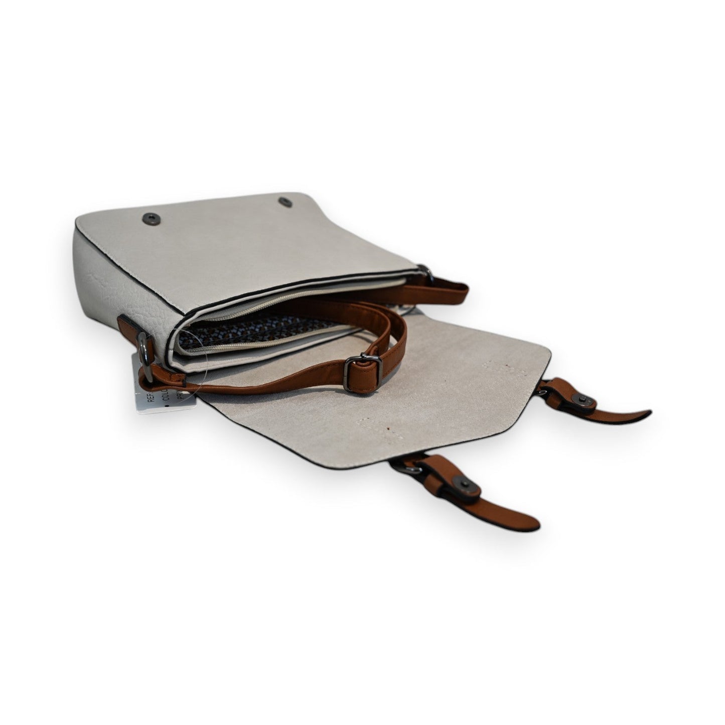 Elegante silberne Umhängetasche mit braunen Lederriemen, geöffnet zeigt inneres Fach und Reißverschluss