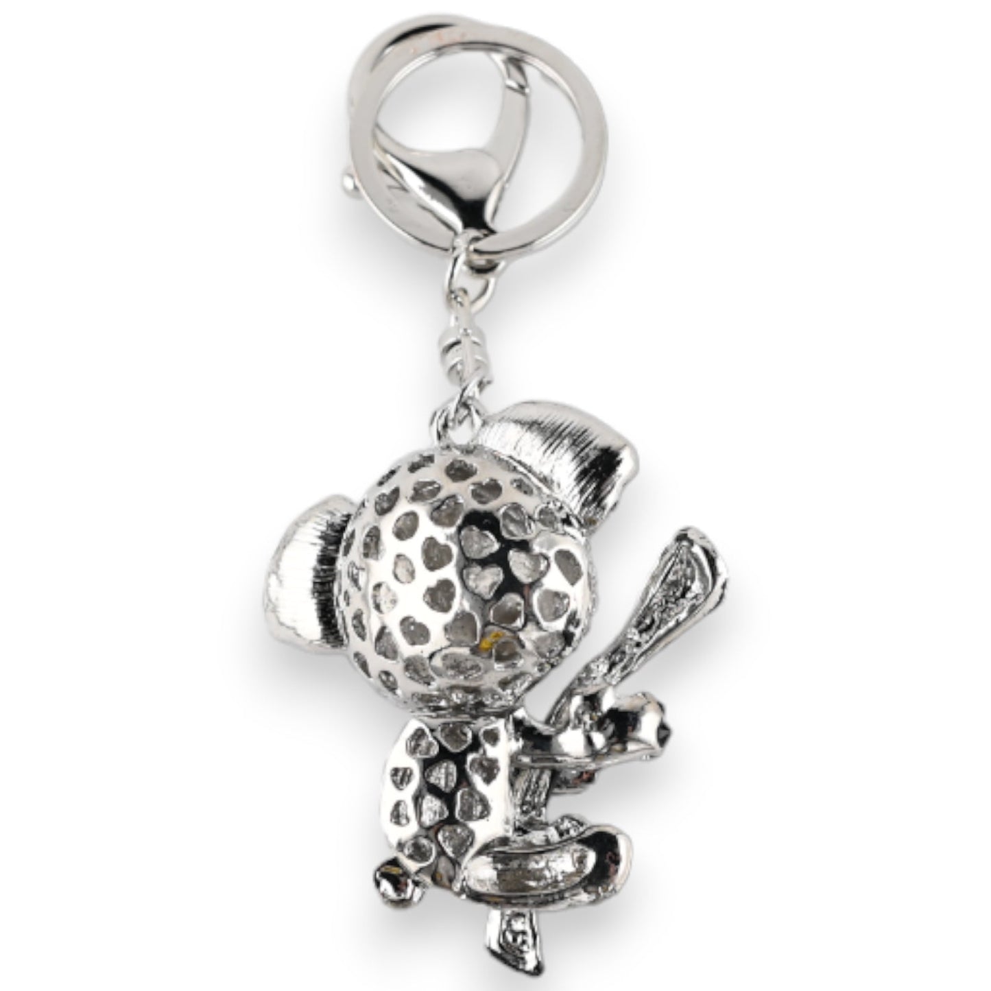 Silberner Koala-Schlüsselanhänger mit Herzmuster, hängend an einem Ast. Detaillierter Anhänger aus glänzendem Metall.