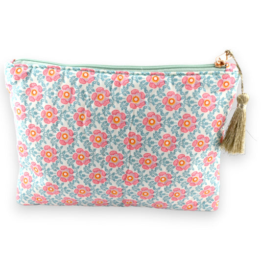 Stofftasche mit rosa Blumen und grünen Blättern auf weißem Grund, Reißverschluss und Quaste, florales Muster