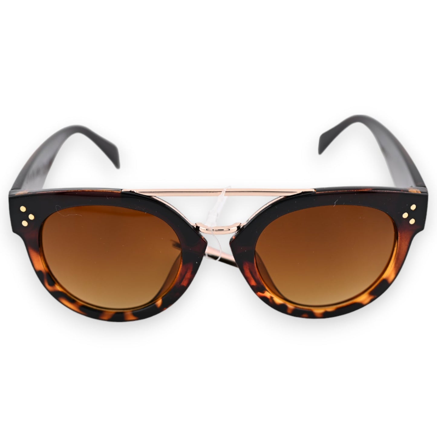 Stylische Sonnenbrille mit braunem Schildpattmuster, goldenem Brückensteg und dunkel getönten Gläsern