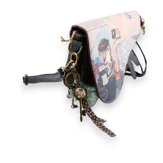 Stylische Schultertasche mit Anime-Motiv, Vintage-Schlüsselanhänger und Quaste, perfekt für Manga-Fans