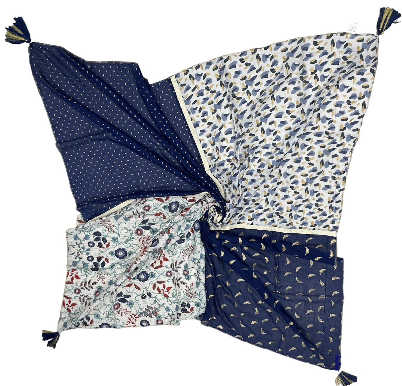 Vielseitiger Schal mit 4 Mustern: Punkten, Blättern, Blumen und Flecken in Blau, Weiß und Senfgelb mit Quasten