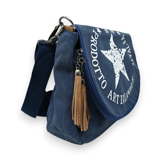 Vintage-Schultertasche in Jeansblau mit weißem Stern und 'Prodotto Artigianale' Aufdruck, Lederquaste, Reißverschluss