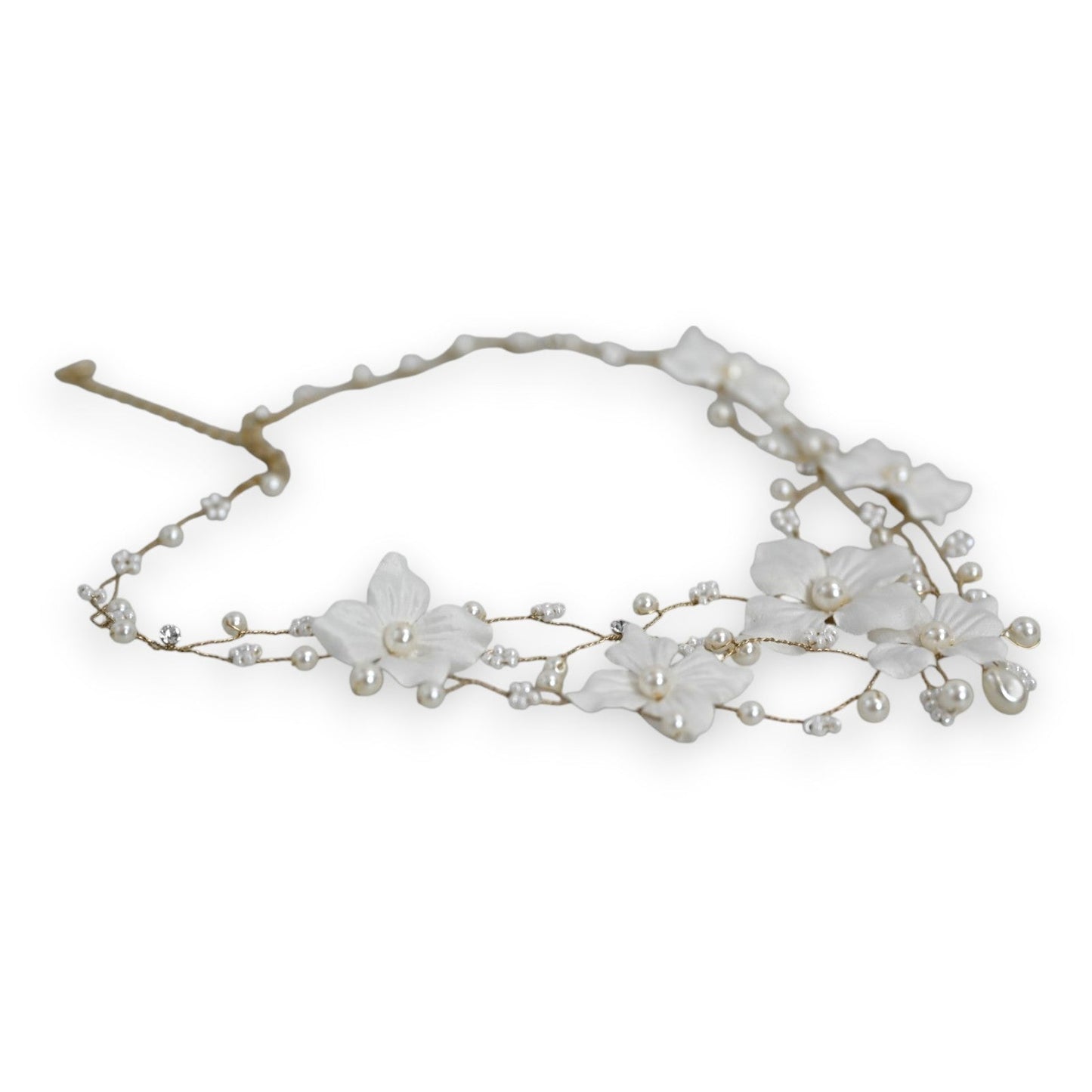 Weiße Blumen-Halskette für Hochzeiten mit Perlen und Stoffblumen