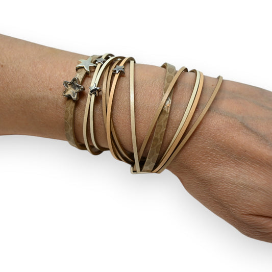 Doppelarmband aus Leder in Beige-Tönen Sterne