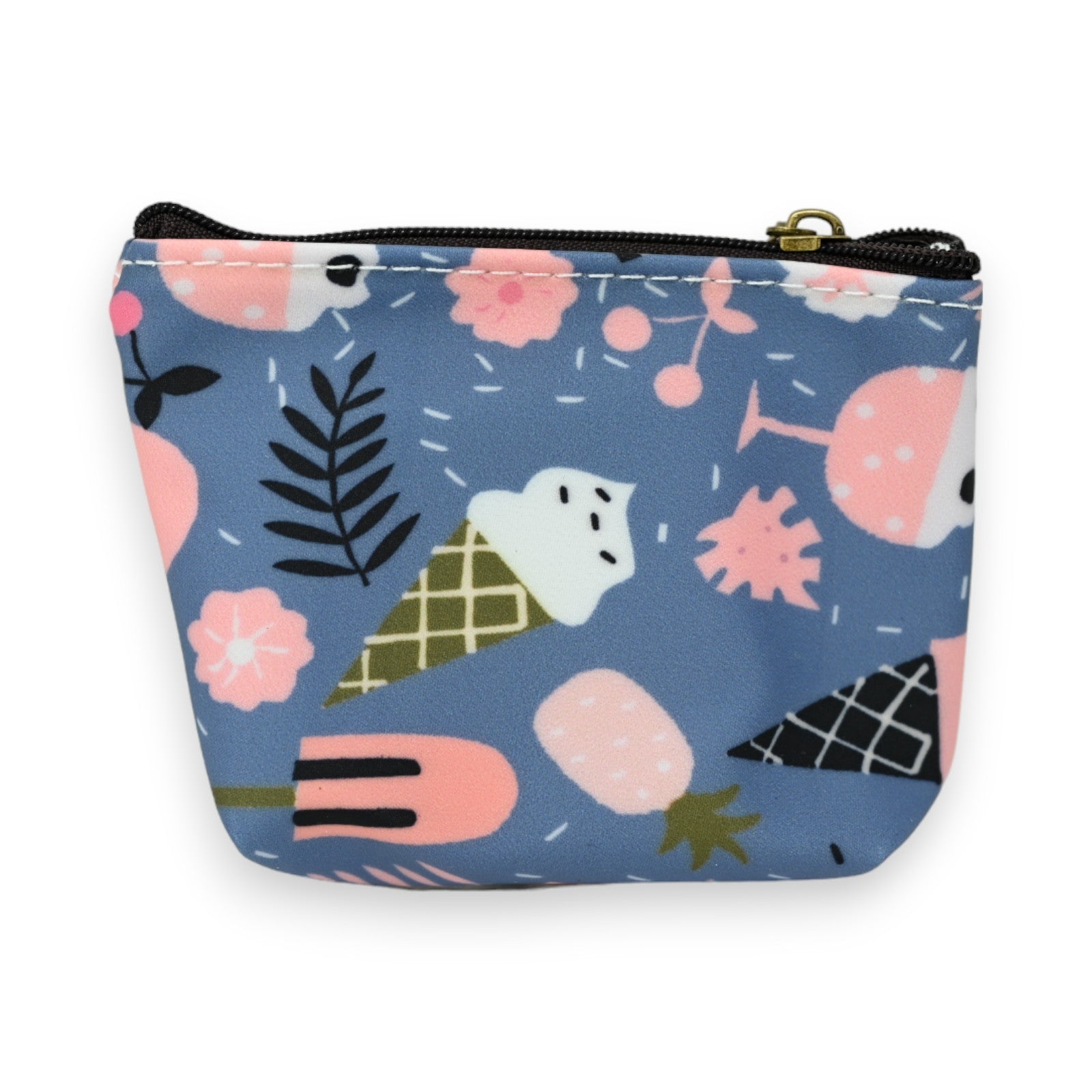 Kleine Geldbörse mit buntem Muster: Eiswaffeln, Blumen und abstrakte Formen auf blauem Hintergrund. Reißverschluss oben.
