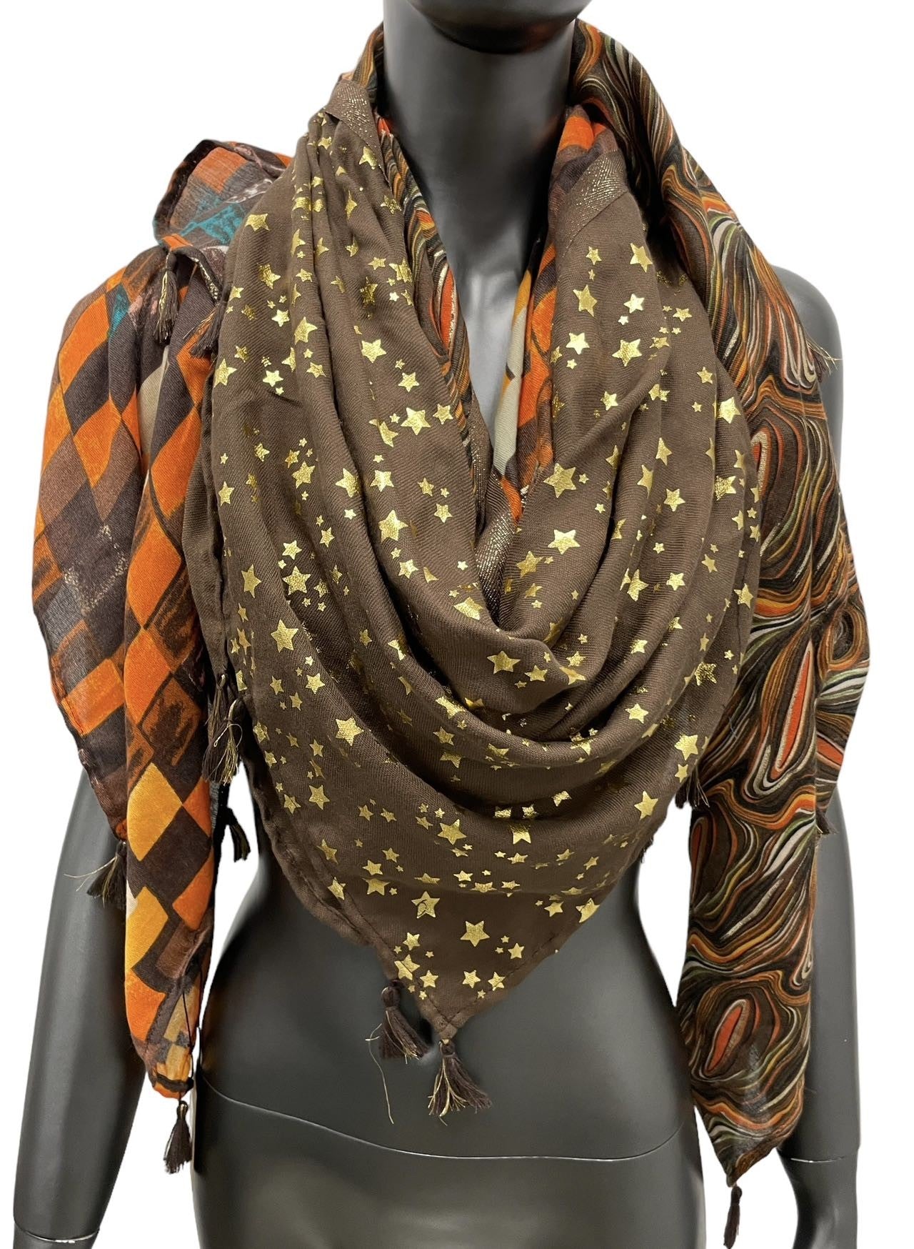 Quadratisches Patchwork-Halstuch mit 4 braunen und orangefarbenen Mustern