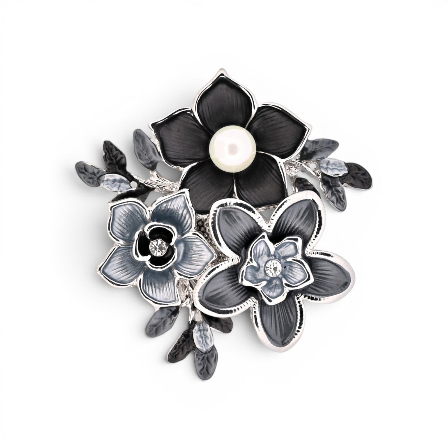 Magnetische Blumen-Brosche als Strauß in Schwarz und Grau mit Perlmutt-Perle