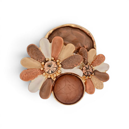 Magnetische Blumen-Brosche mit floralen Motiven in Karamell, Beige und Gold