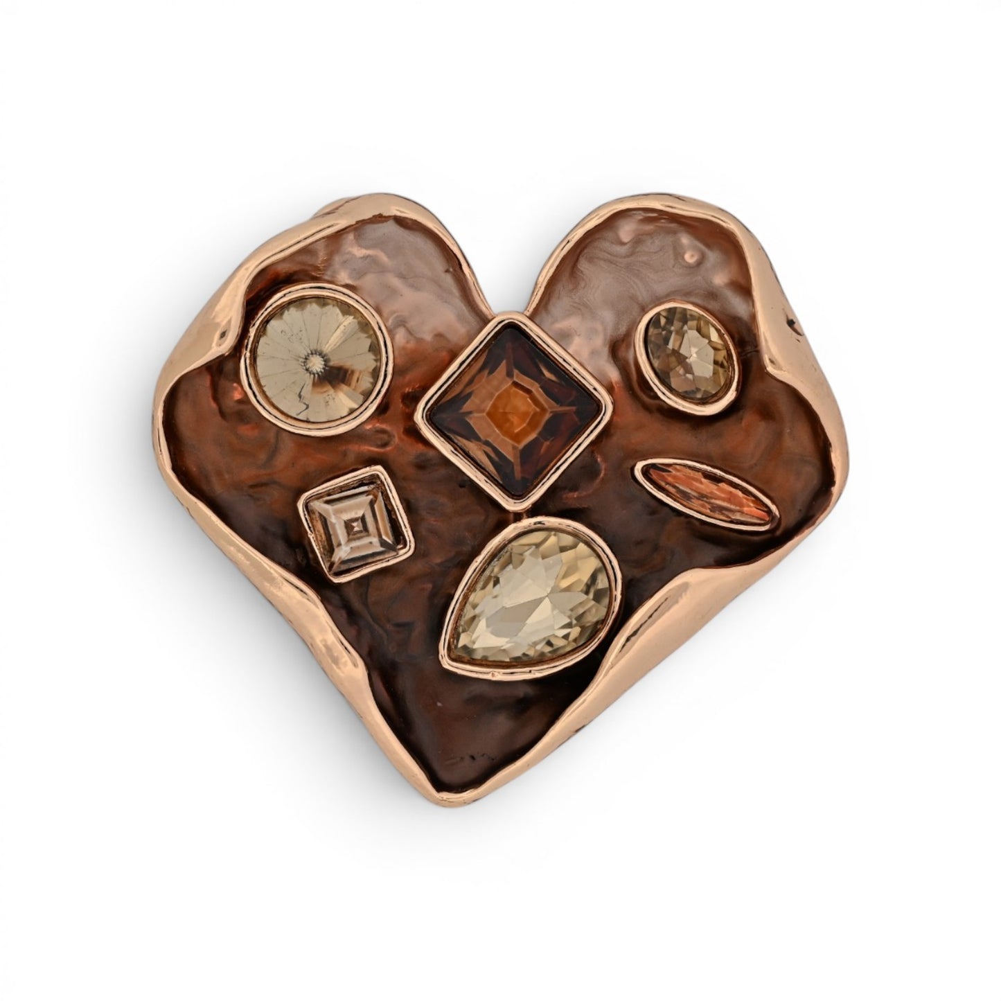 Magnetische Herz-Brosche in Bernstein und Gold mit gehämmertem Relief, 5,5 cm