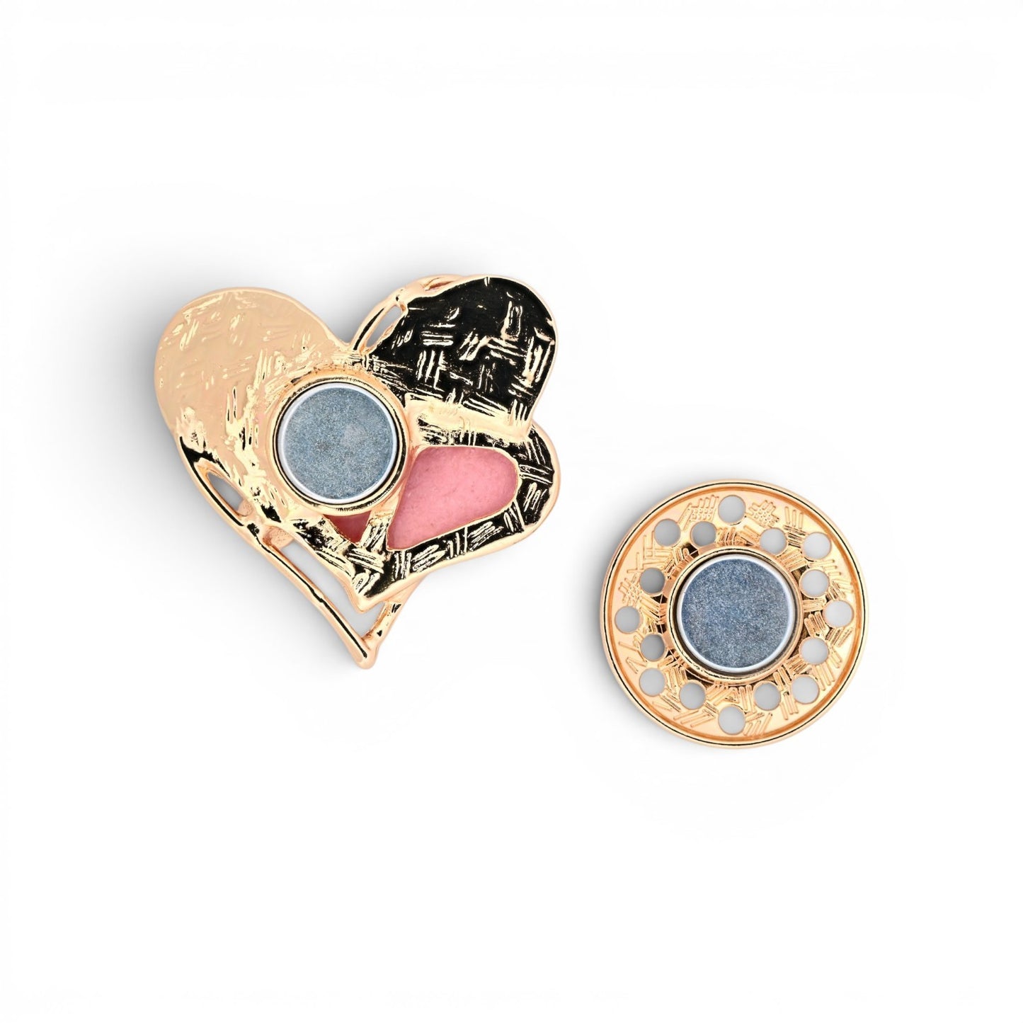 Magnetische Herz-Brosche mit drei verschlungenen rosa Herzen, rosa Kristall und goldener Kontur