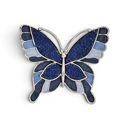 Magnetische Schmetterling-Brosche in tiefen Nachtblautönen mit fein gezeichneten Flügeln