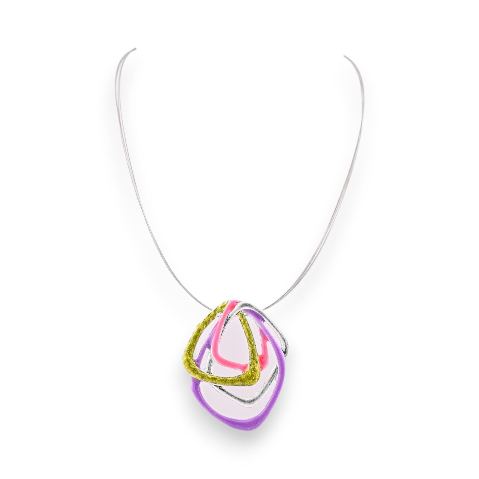 Moderne Halskette mit buntem geometrischem Anhänger in Lila, Pink und Grün auf silberner Kette