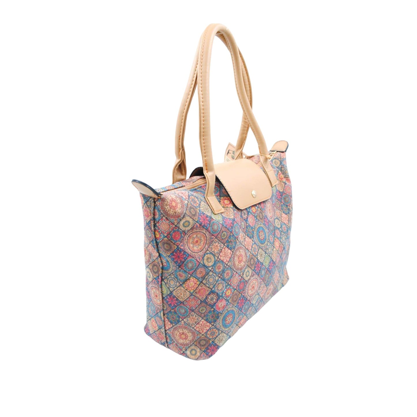 Bunte Handtasche mit Mosaik-Muster, beigen Ledergriffen und Verschlussklappe, seitliche Ansicht auf weißem Hintergrund