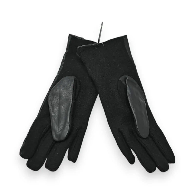 Elegante schwarze Handschuhe aus zwei Materialien mit Ledereinsätzen an der Handfläche, modernes Design