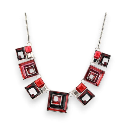 Geometrische Halskette mit quadratischen Elementen in Bordeauxrot und Silber, moderne Statement-Kette von Ikita