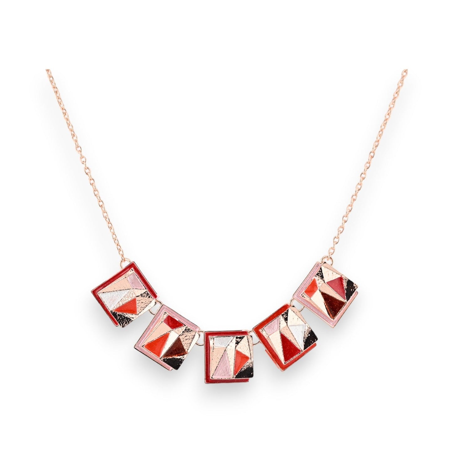 Geometrische Halskette mit fünf bunten Quadraten in Rot-, Rosa- und Goldtönen an rosévergoldeter Kette